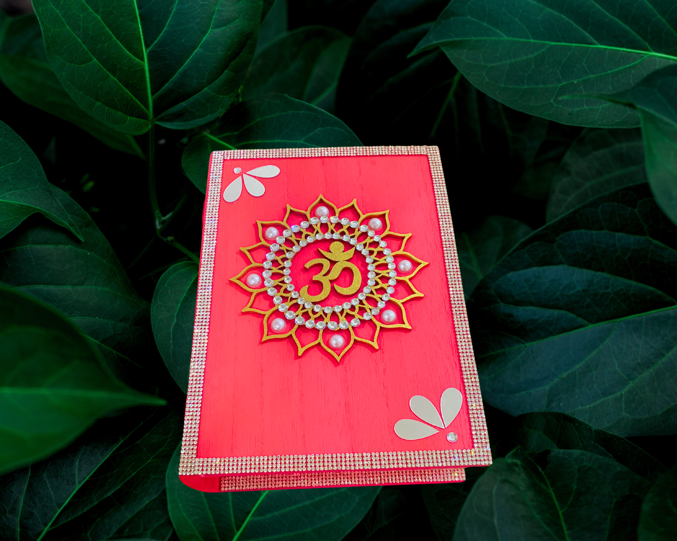 Bridal-Inspired Hot Pink Keepsake Box – Luxury Pearl & Rhinestone Design